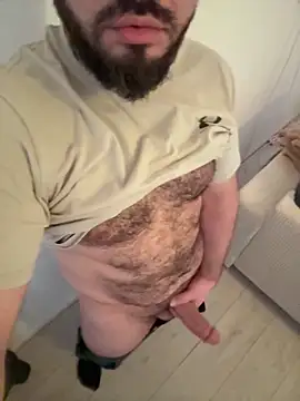 Snapshot of HairyArab90 chatting on February 2026 12:58:02 PM HairyArab90 online show from February 2026 12:58:02 PM