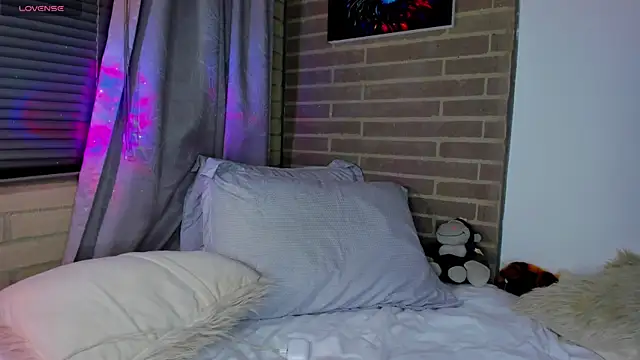 liam oficial02 online show from April 2026 03:20:02 AM