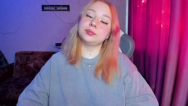 Snapshot of Milafoxxxy chatting on October 2025 02:20:01 AM Milafoxxxy online show from October 2025 02:20:01 AM