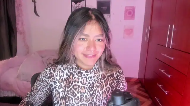 Snapshot of StephaniFox chatting on January 2026 12:04:01 AM StephaniFox online show from January 2026 12:04:01 AM