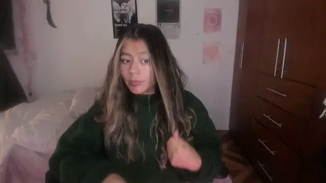 Snapshot of StephaniFox chatting on March 2026 12:57:01 AM StephaniFox online show from March 2026 12:57:01 AM