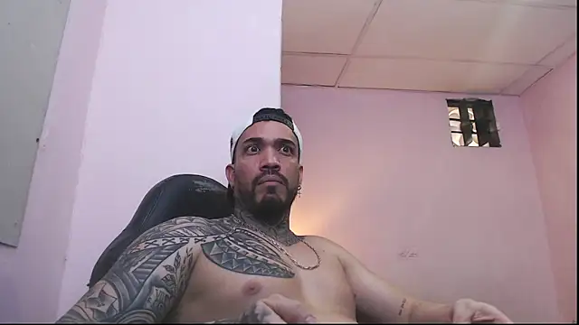 Snapshot of Angel_sex_latin chatting on December 2024 04:06:02 AM Angel sex latin online show from December 2024 04:06:02 AM
