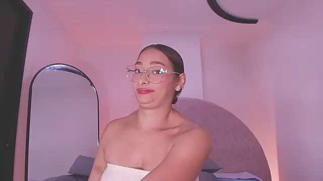 vale ross  online show from April 2026 03:09:01 AM