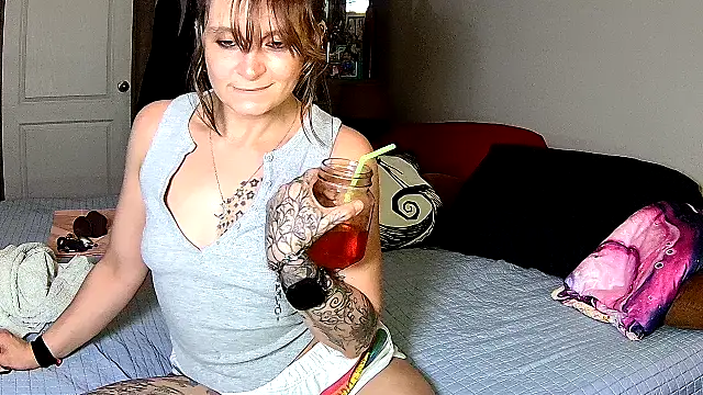 Snapshot of ZeelaXoXo chatting on January 2026 04:47:01 AM ZeelaXoXo online show from January 2026 04:47:01 AM