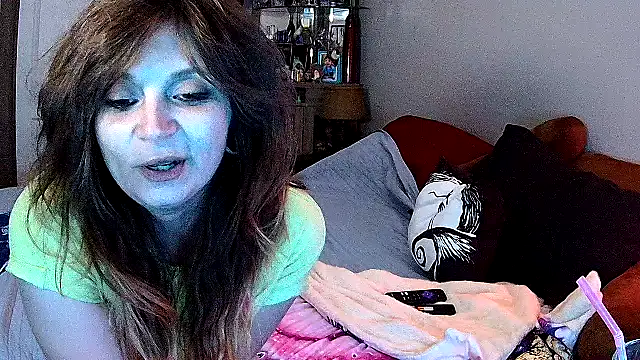 Snapshot of ZeelaXoXo chatting on January 2026 05:24:01 AM ZeelaXoXo online show from January 2026 05:24:01 AM