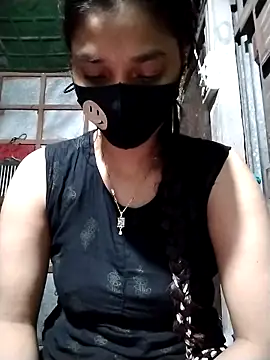 Snapshot of Aruyeshi- chatting on October 2025 11:23:01 PM Aruyeshi- online show from October 2025 11:23:01 PM