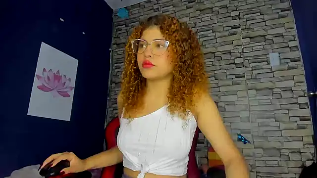 Snapshot of sofiacastillo01 chatting on February 2025 01:09:02 PM sofiacastillo01 online show from February 2025 01:09:02 PM