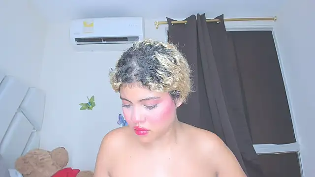 sofiacastillo01 online show from April 2026 06:10:01 PM