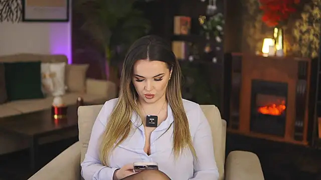 EvaSunderland online show from January 2025 08:04:01 PM