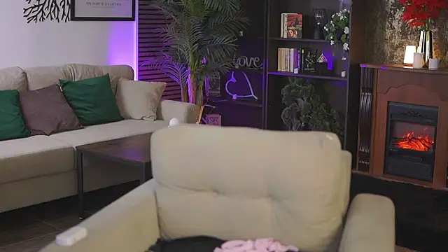 EvaSunderland online show from February 2025 03:16:02 AM