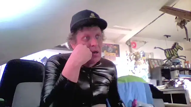 Bigthroaterboy online show from May 2026 05:18:02 PM