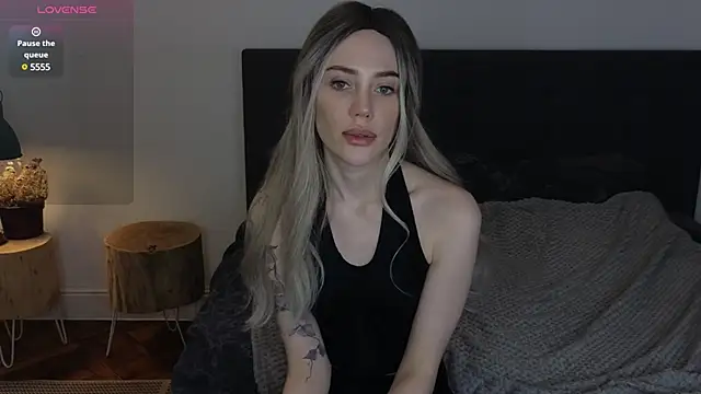 Snapshot of Sara_Tranquil chatting on December 2024 10:19:01 PM Sara Tranquil online show from December 2024 10:19:01 PM