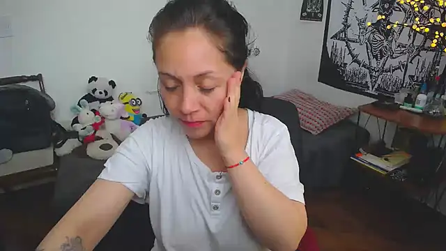 Snapshot of lili_peach chatting on September 2025 05:46:01 PM lili peach online show from September 2025 05:46:01 PM