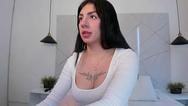 ANTONELLA  ROUSE  online show from April 2026 07:47:02 PM