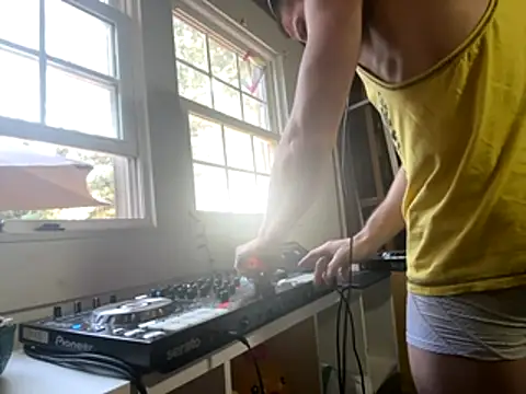 trash4cash online show from October 2025 09:36:02 PM