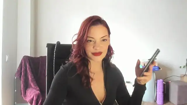 Snapshot of LilliLowexox chatting on February 2026 12:14:01 PM LilliLowexox online show from February 2026 12:14:01 PM