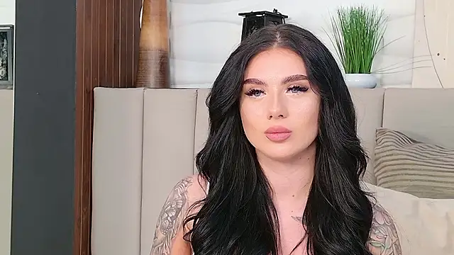 Snapshot of CarolinePrescott chatting on February 2026 07:04:01 PM CarolinePrescott online show from February 2026 07:04:01 PM