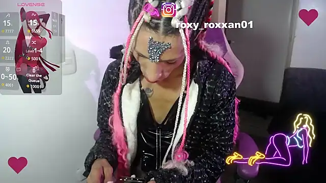 Snapshot of roxy_roxxan chatting on November 2025 11:05:02 PM roxy roxxan online show from November 2025 11:05:02 PM