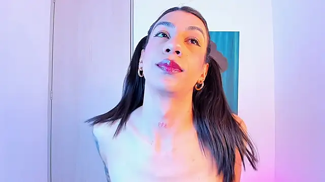 sofiaa grey  online show from April 2026 12:14:01 PM