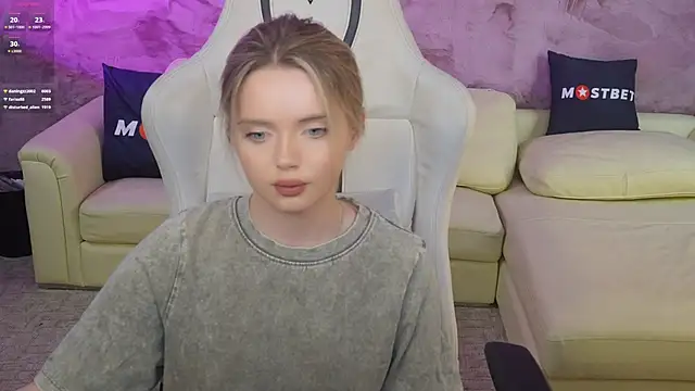 Cassy-Celestial  online show from December 2024 05:58:02 AM