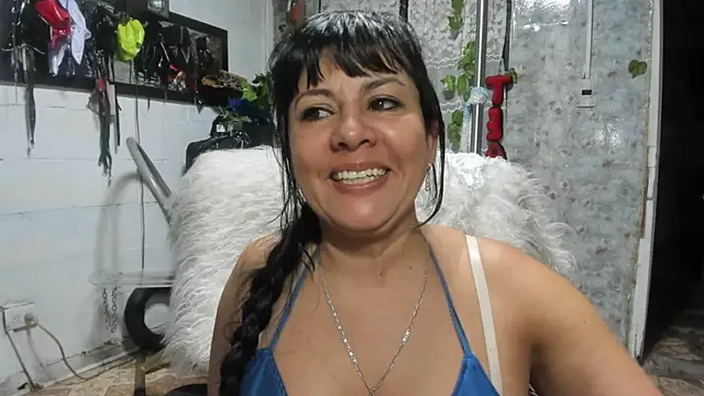Snapshot of Erlinda-engel chatting on October 2025 12:11:01 PM Erlinda-engel online show from October 2025 12:11:01 PM