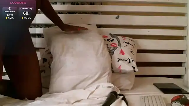 black sexy queen online show from November 2025 09:15:01 PM