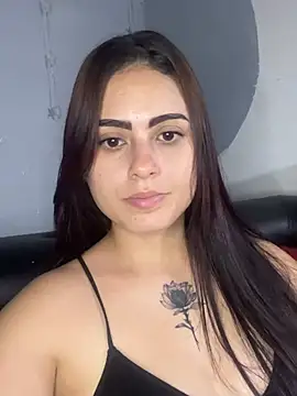 Snapshot of Azuna25 chatting on June 2026 12:59:02 AM Azuna25 online show from June 2026 12:59:02 AM
