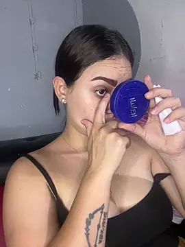 Snapshot of Azuna25 chatting on June 2026 07:16:01 PM Azuna25 online show from June 2026 07:16:01 PM