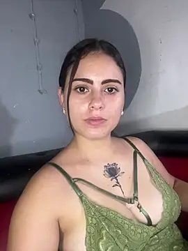 Snapshot of Azuna25 chatting on July 2026 06:36:01 PM Azuna25 online show from July 2026 06:36:01 PM