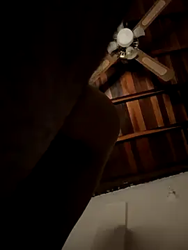 Snapshot of tom_thick chatting on October 2025 06:28:02 AM tom thick online show from October 2025 06:28:02 AM