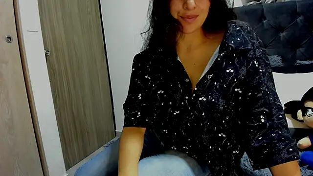 Imevarose online show from November 2025 12:48:02 PM