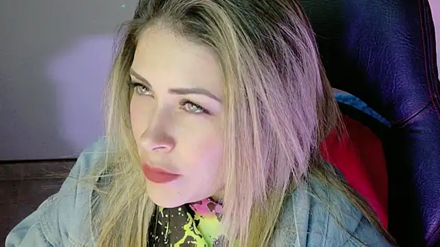 Snapshot of Natalia_Montoya chatting on November 2025 12:33:01 AM Natalia Montoya online show from November 2025 12:33:01 AM