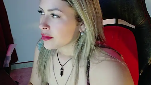 Snapshot of Natalia_Montoya chatting on November 2025 08:18:01 PM Natalia Montoya online show from November 2025 08:18:01 PM