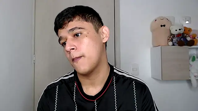 Snapshot of kaiine190 chatting on February 2026 09:45:01 AM kaiine190 online show from February 2026 09:45:01 AM