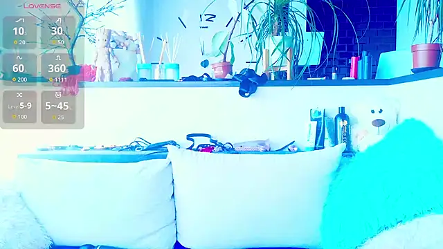  JuliaSpace  online show from March 2026 10:50:02 AM