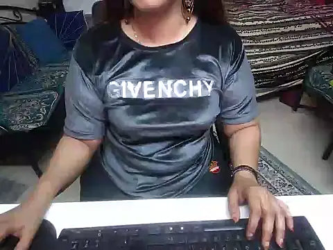 Snapshot of Arushisingh8888 chatting on February 2025 10:51:02 AM Arushisingh8888 online show from February 2025 10:51:02 AM