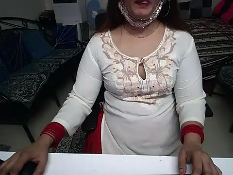 Snapshot of Arushisingh8888 chatting on February 2025 12:33:01 PM Arushisingh8888 online show from February 2025 12:33:01 PM