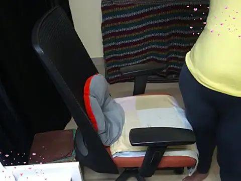 Arushisingh8888 online show from November 2025 10:26:02 AM