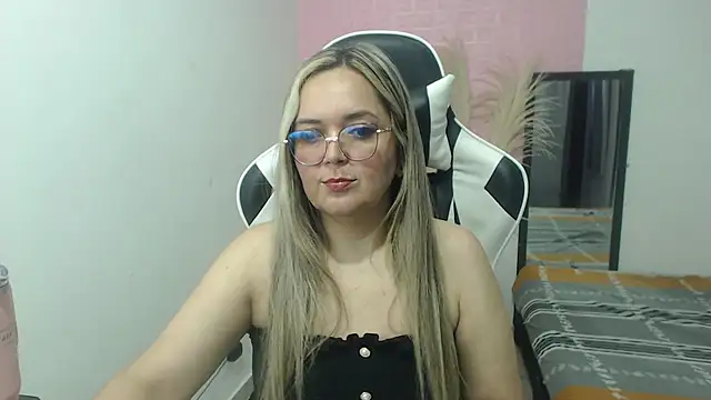 Snapshot of samy_vsn chatting on July 2026 06:45:01 PM samy vsn online show from July 2026 06:45:01 PM