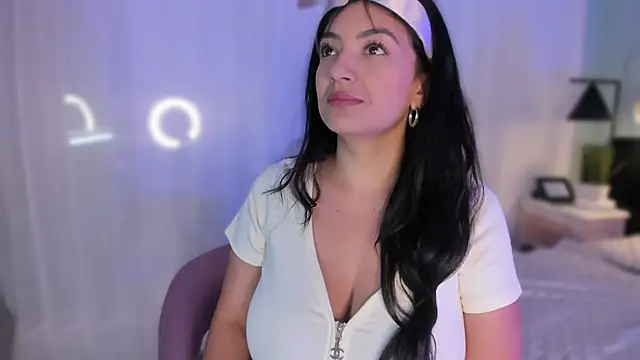 EvaaStevens online show from March 2025 12:13:01 PM