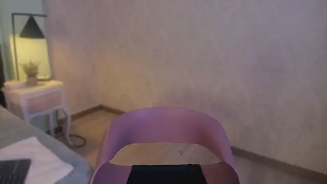 EvaaStevens online show from November 2025 12:39:02 PM