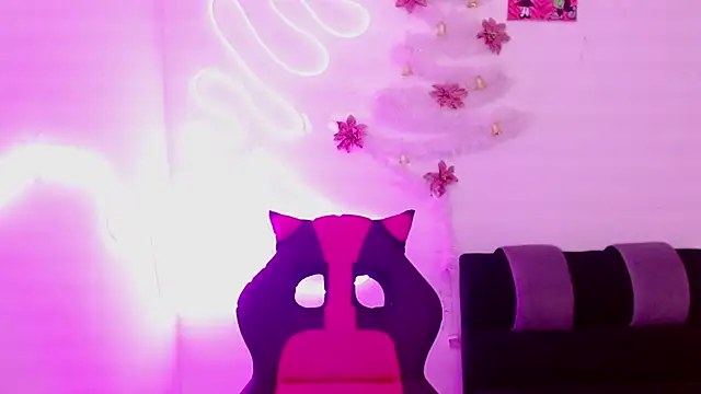 Snapshot of Kind_Scarlett chatting on December 2024 11:36:02 PM Kind Scarlett online show from December 2024 11:36:02 PM