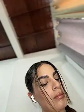 emiss  online show from November 2025 04:34:02 PM