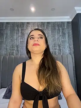 Snapshot of ThaniaJones chatting on February 2026 12:01:01 PM ThaniaJones online show from February 2026 12:01:01 PM