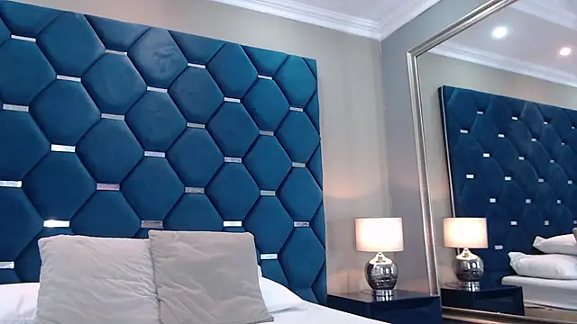 Snapshot of ThaniaJones chatting on March 2026 12:07:01 PM ThaniaJones online show from March 2026 12:07:01 PM