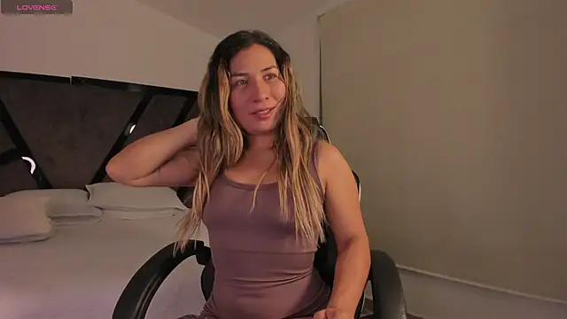 Snapshot of CamilaPreston chatting on May 2026 06:10:02 AM CamilaPreston online show from May 2026 06:10:02 AM