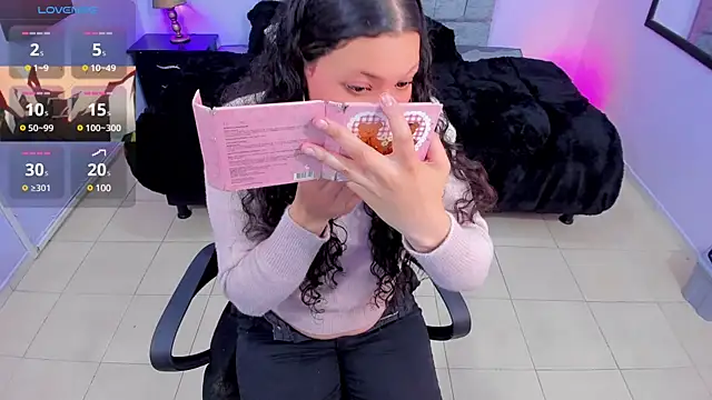 Lana stone  online show from January 2025 07:46:02 AM