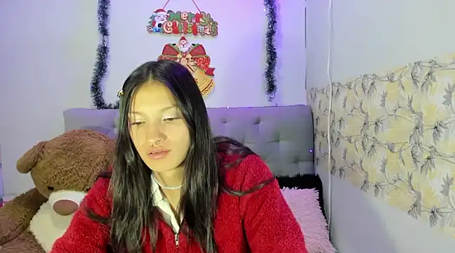 Snapshot of Emma-Wilson chatting on December 2024 03:49:02 AM Emma-Wilson online show from December 2024 03:49:02 AM