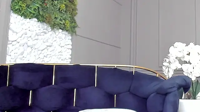 Deliciouslips online show from September 2025 12:38:01 PM