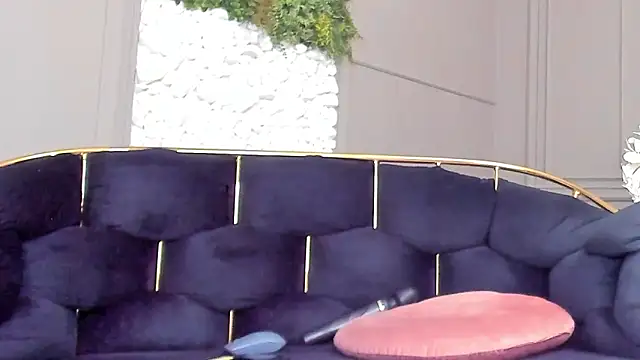 Deliciouslips online show from September 2025 12:06:01 PM